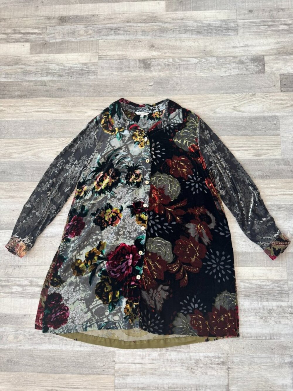 John Mark multicolor velvet floral burnout long sleeve tunic size XL C12
